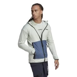 Veste De Trail Adidas Terrex Tech Flooce Light -Under Armour Boutique adidas hh9256 6 apparel on model walking view white
